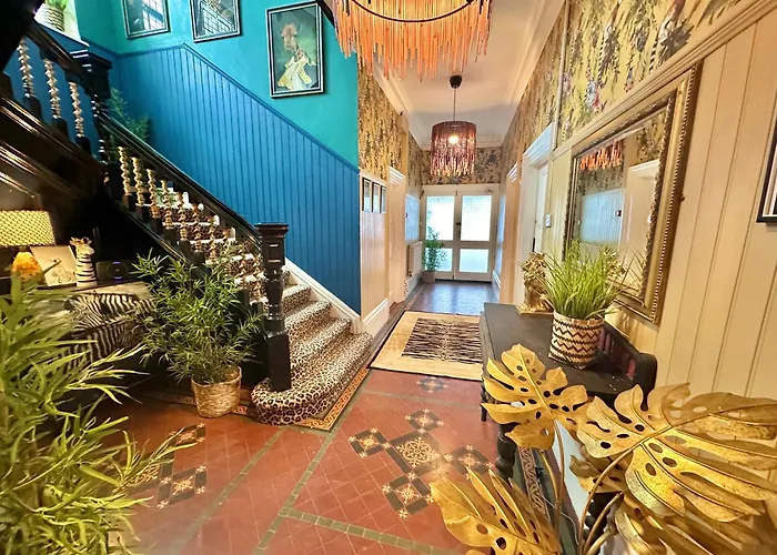 Birdy Room - Lemur Lodge